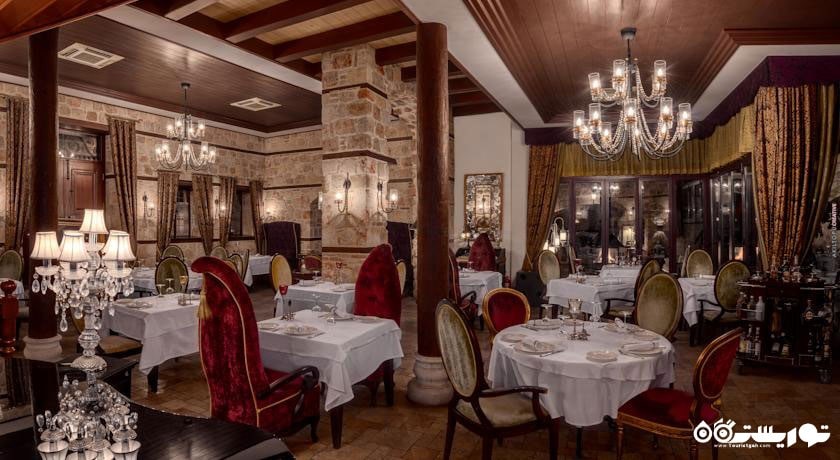 رستوران سراسر هتل تووانا